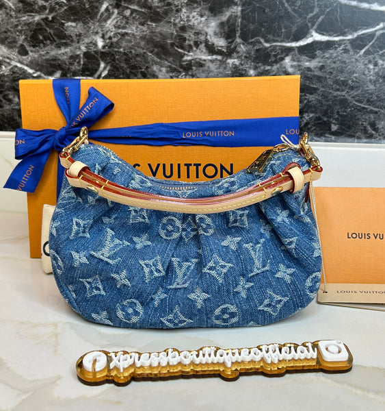 Louis Vuitton Pochette Valley