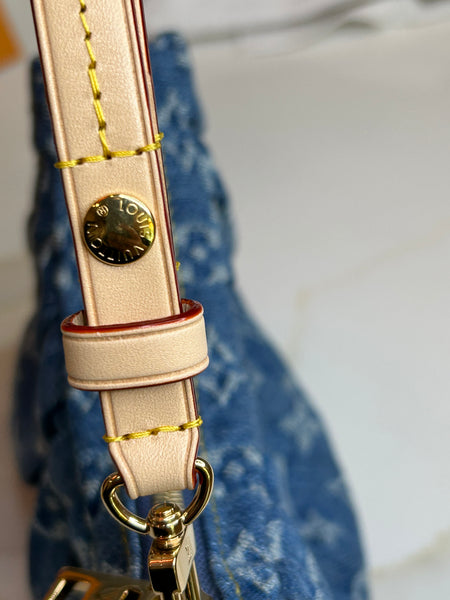 Louis Vuitton Pochette Valley