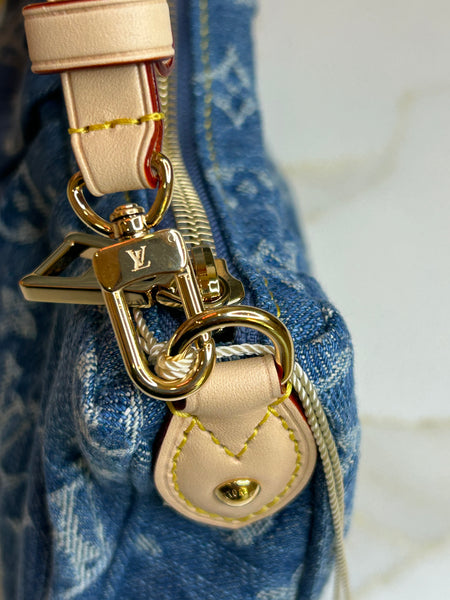 Louis Vuitton Pochette Valley