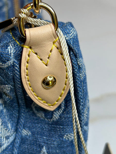 Louis Vuitton Pochette Valley