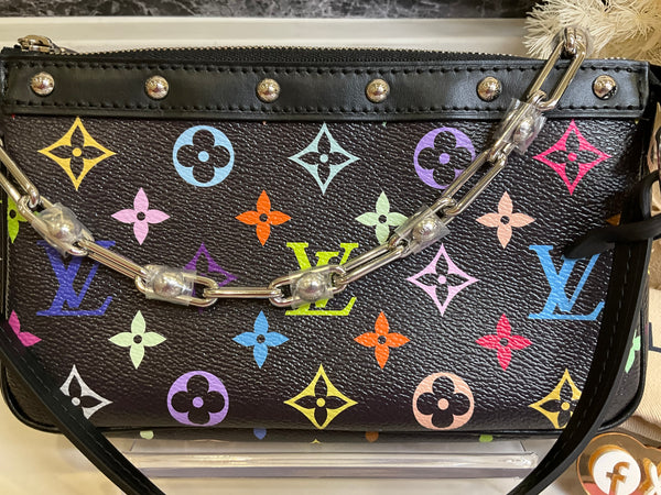 Louis Vuitton Pochette Murakami