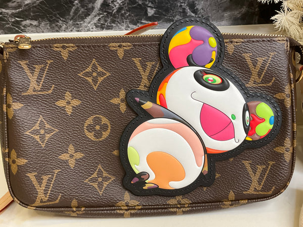 Louis Vuitton pochette panda