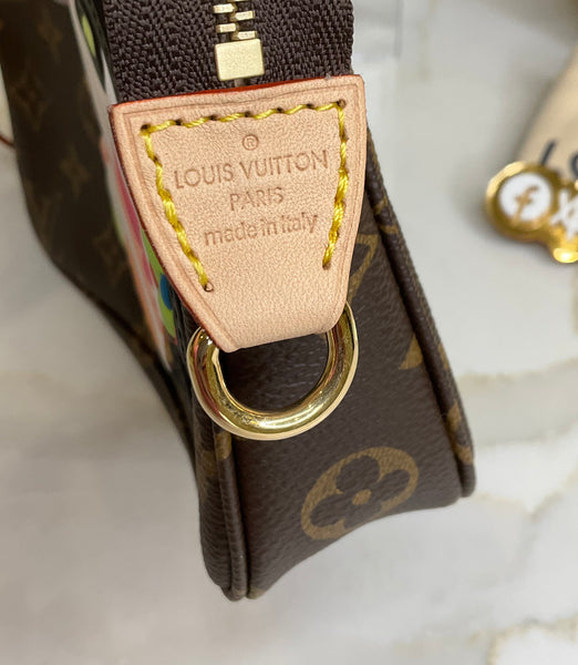 Louis Vuitton pochette panda