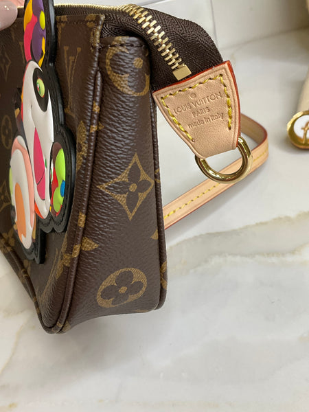 Louis Vuitton pochette panda