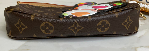 Louis Vuitton pochette panda