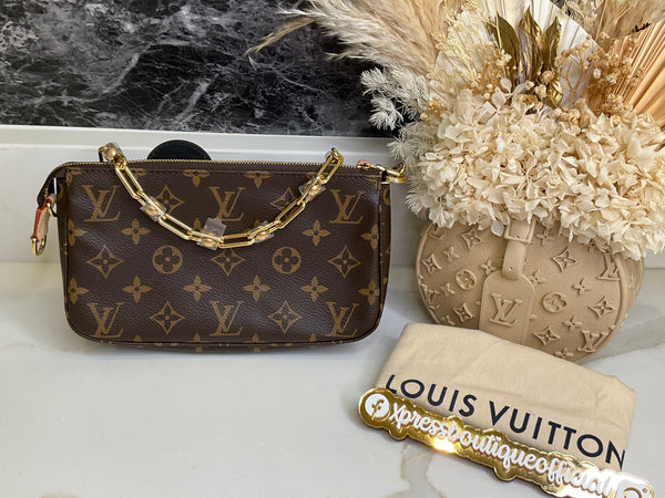 Louis Vuitton pochette panda