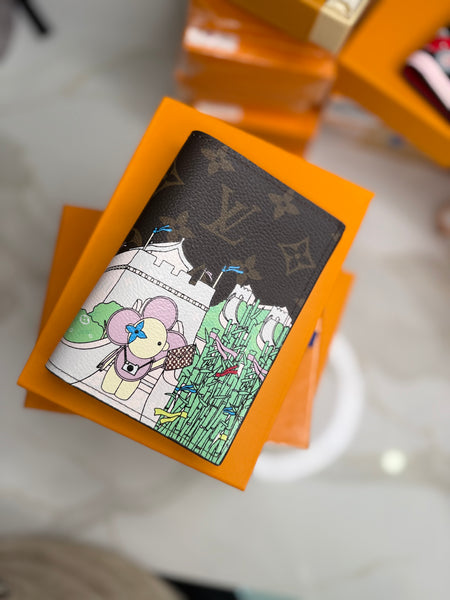 “Fashion” Vivienne Passport Holder (Porta Pasaporte) #2