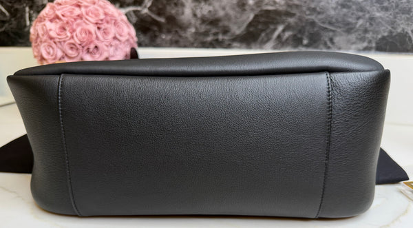 YSL Le 5 À 7 Large Shoulder Bag