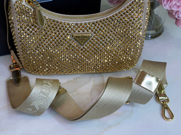 Prada re-edition crystal dorada