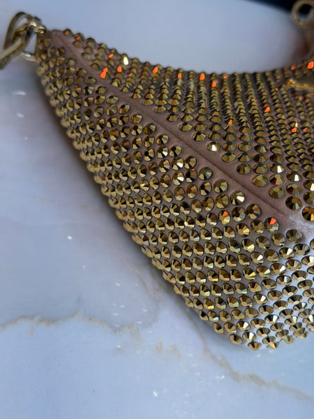 Prada re-edition crystal dorada