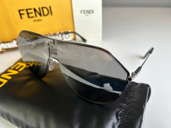 Fendi lente de sol plateado