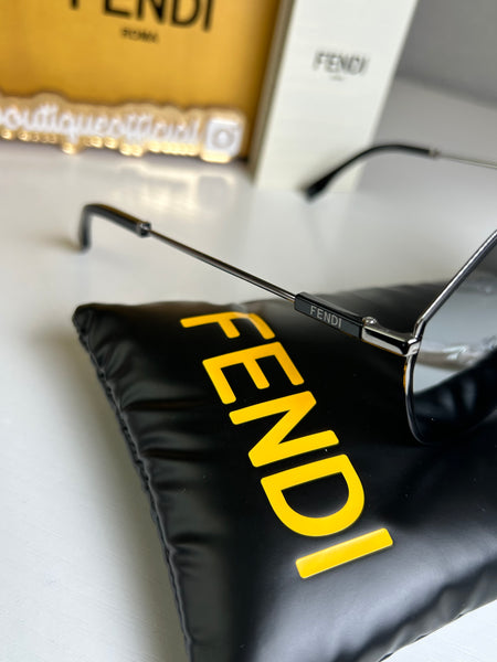 Fendi lente de sol plateado