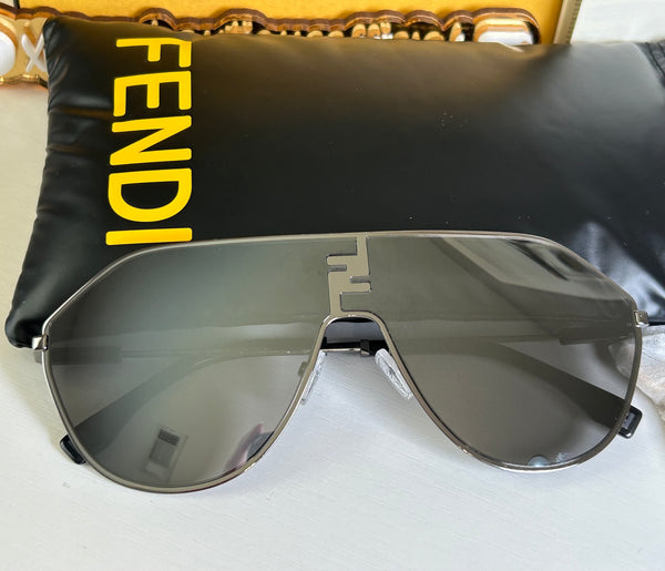 Fendi lente de sol plateado