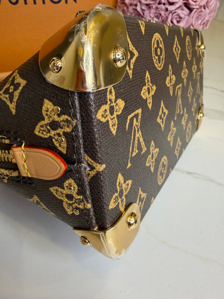 Louis Vuitton Alma bb trunk monograma