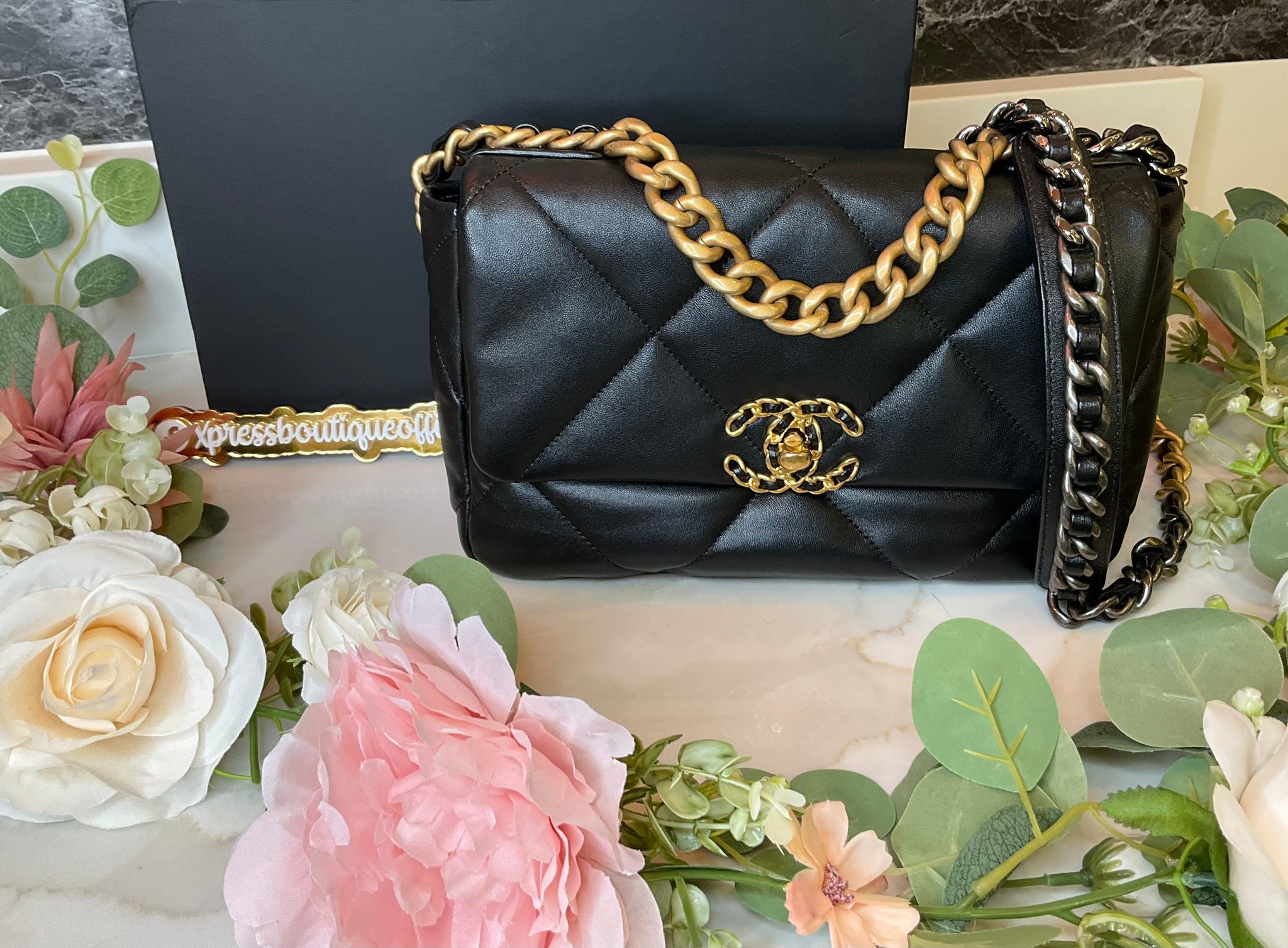 Chanel 19 small