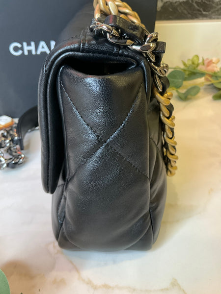 Chanel 19 small