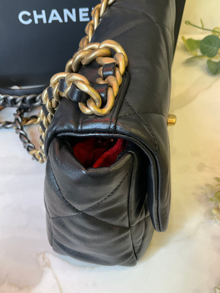 Chanel 19 small