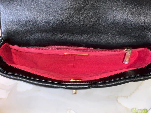 Chanel 19 small