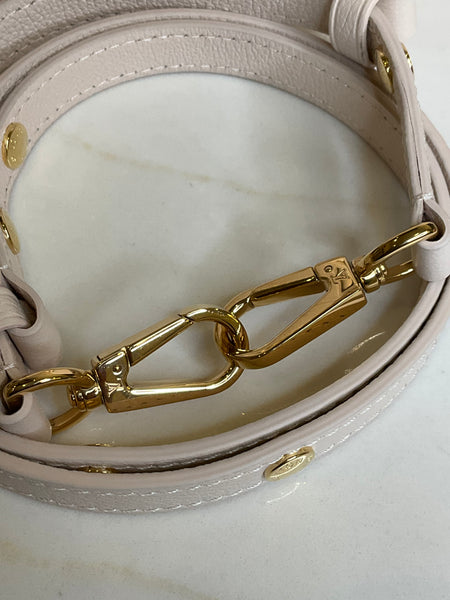 Louis Vuitton Twist MM Slim