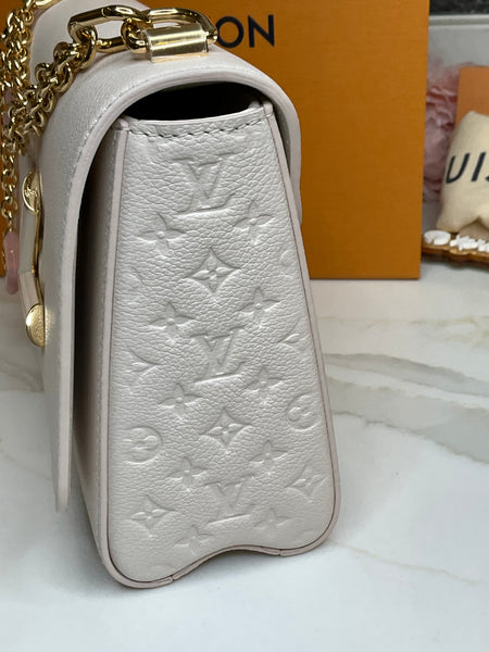Louis Vuitton Twist MM Slim