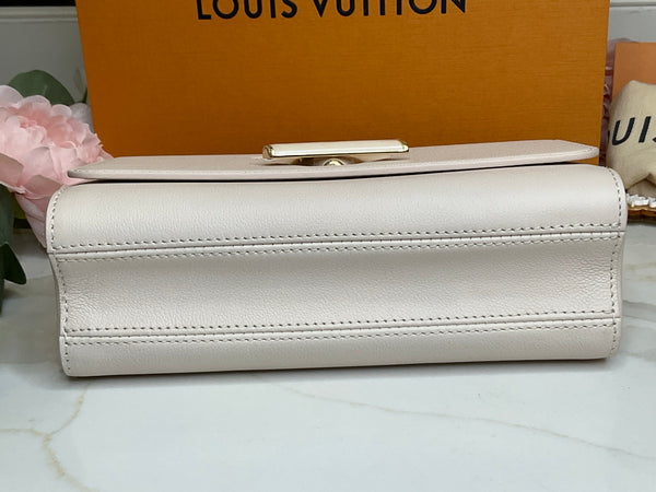 Louis Vuitton Twist MM Slim