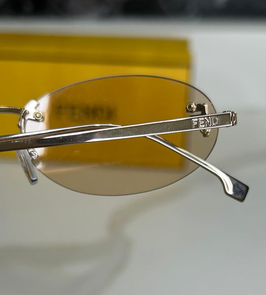 Fendi lente de sol FE4075US