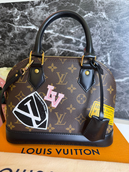Louis Vuitton Alma bb World Tour
