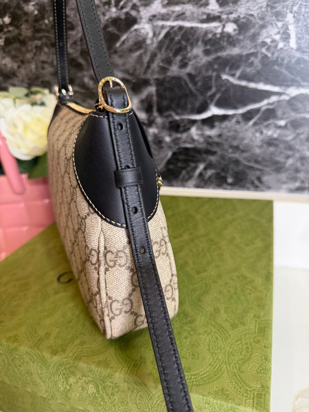 Gucci emblem shoulder bag black