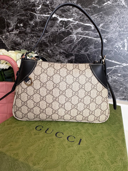 Gucci emblem shoulder bag black