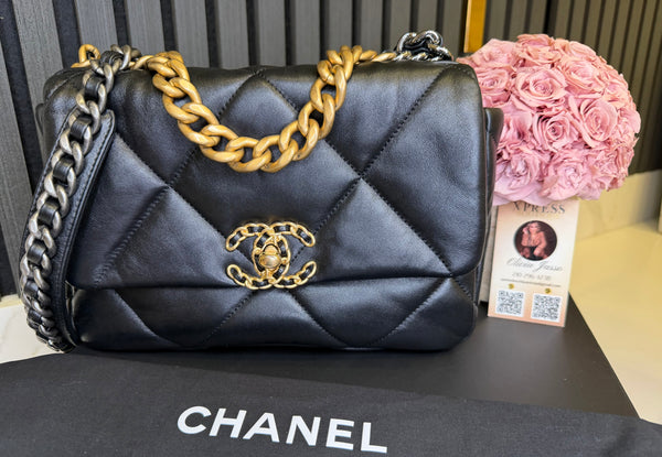 CHANEL 19 NEGRA