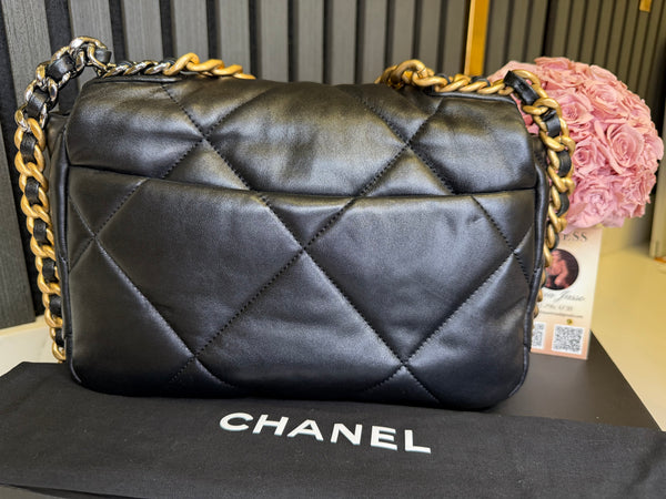 CHANEL 19 NEGRA