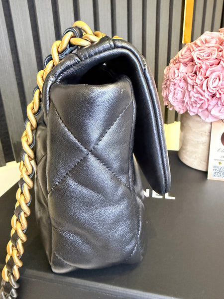 CHANEL 19 NEGRA