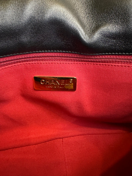 CHANEL 19 NEGRA