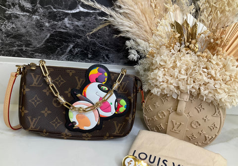 Louis Vuitton pochette panda