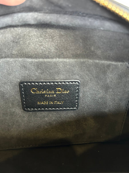 Dior Caro camera