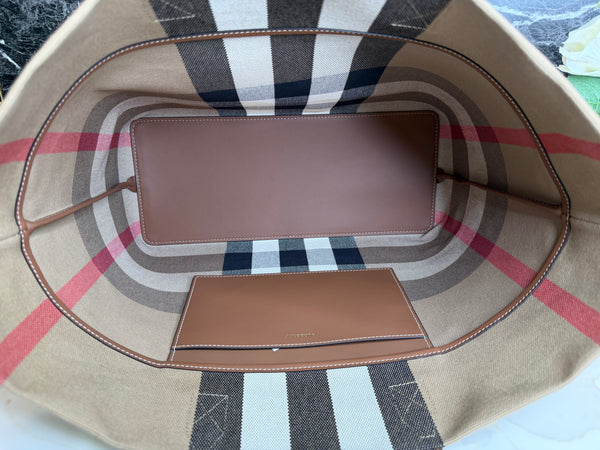 Burberry tote bag