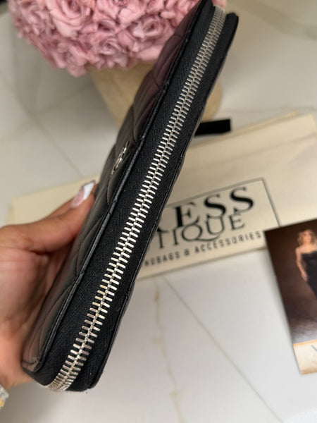 Chanel Zipper wallet