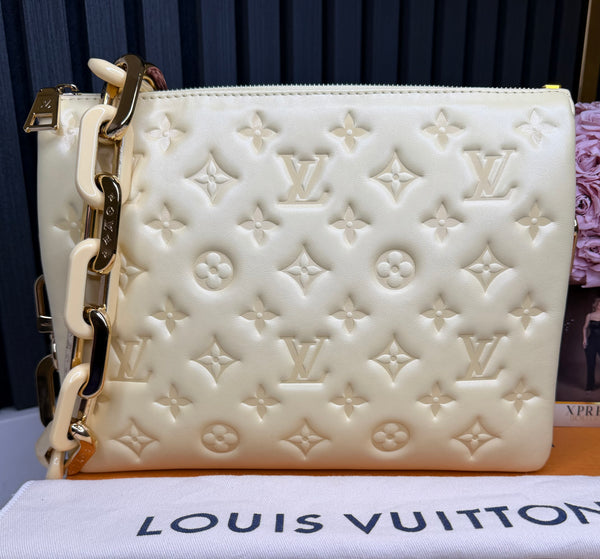 Louis Vuitton Cousin amarilla