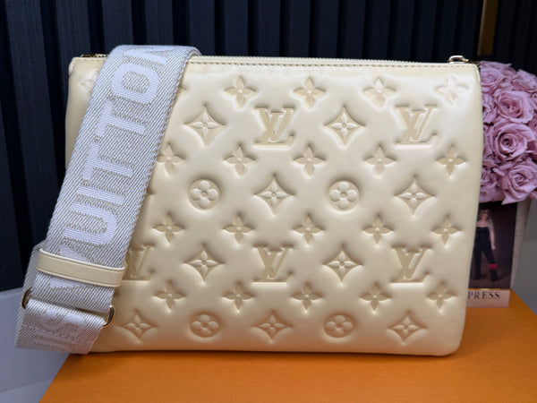 Louis Vuitton Cousin amarilla