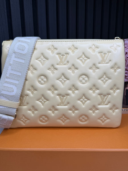Louis Vuitton Cousin amarilla