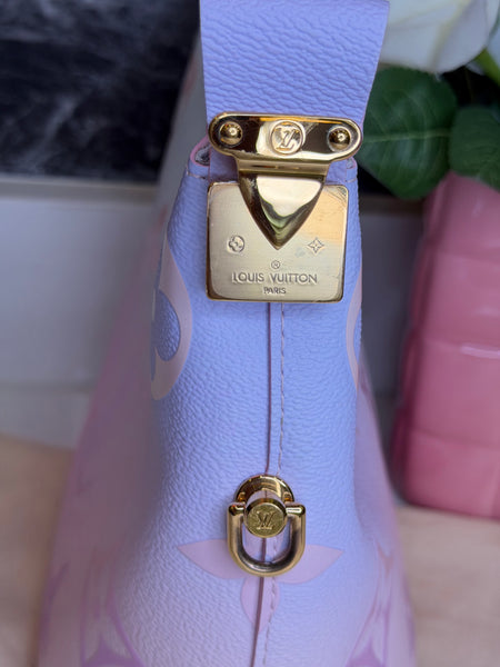 Louis Vuitton Hobo Marshmallow Pastel