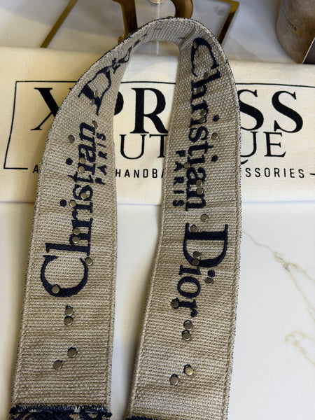 Dior saddle with strap