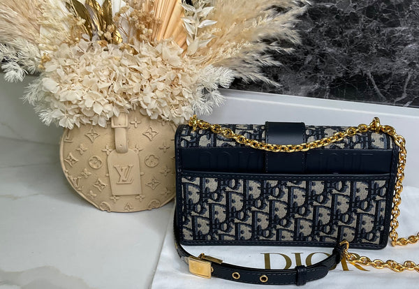 Dior Montaigne East West