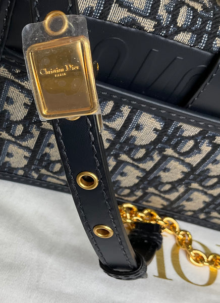 Dior Montaigne East West