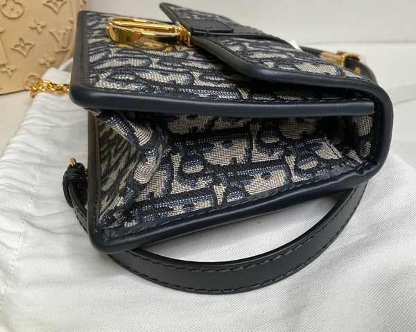 Dior Montaigne East West