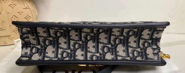 Dior Montaigne East West