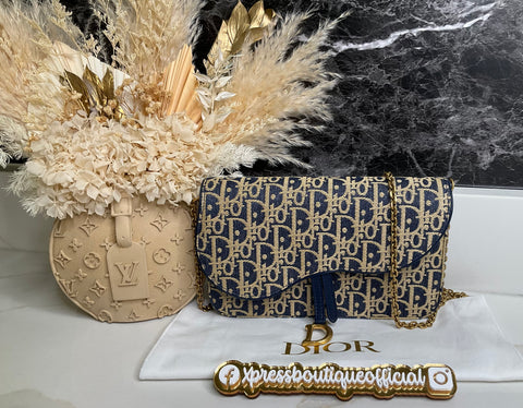 Dior pochette raffia