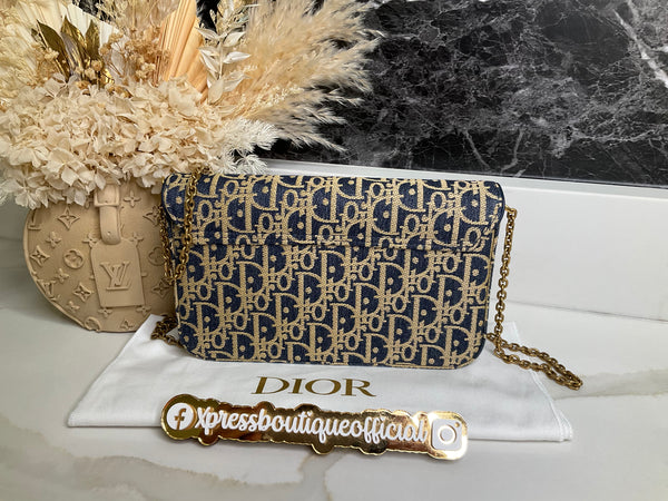 Dior pochette raffia
