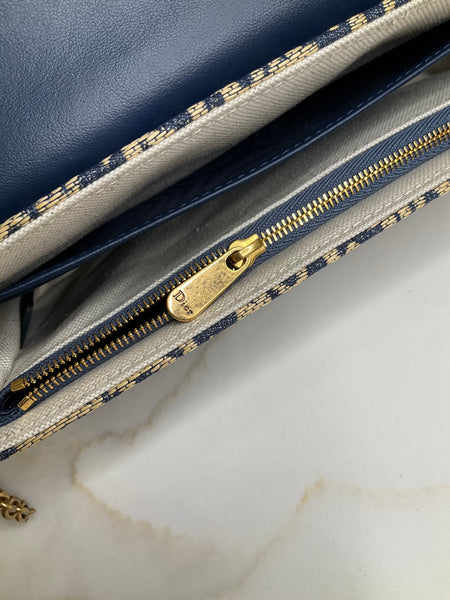 Dior pochette raffia