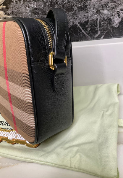 Burberry camera grande